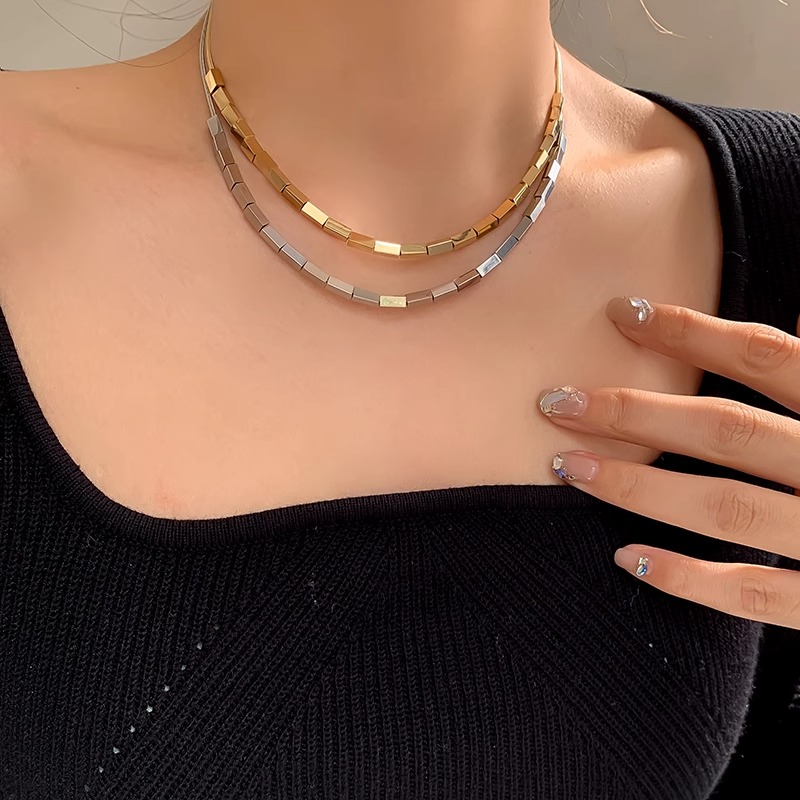 Stylish High-End Minimalist Clavicle Necklace for Women - Chic Parisian Design Stylish High-End Minimalist Clavicle Necklace for Women - Chic Parisian Design