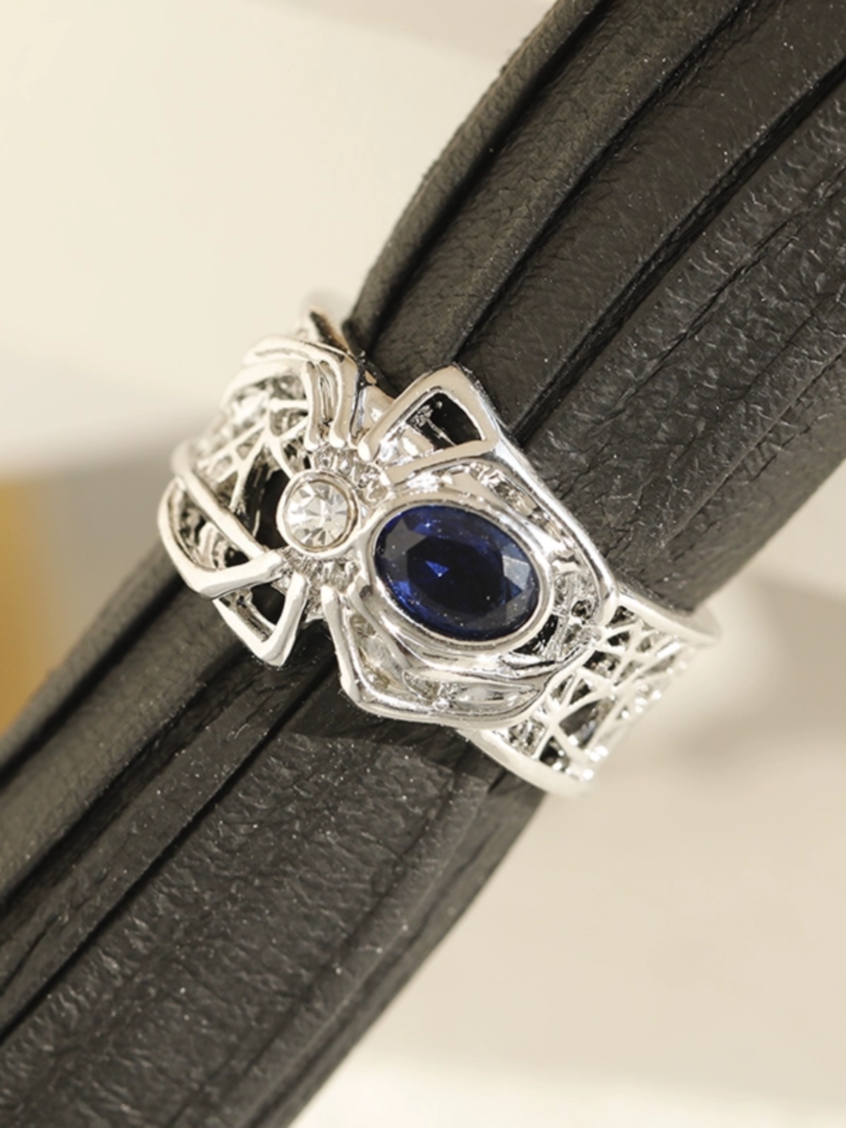 Stylish Spider Ring for Couples - Creative European and American Design, Perfect for Daily Wear Stylish Spider Ring for Couples - Creative European and American Design, Perfect for Daily Wear