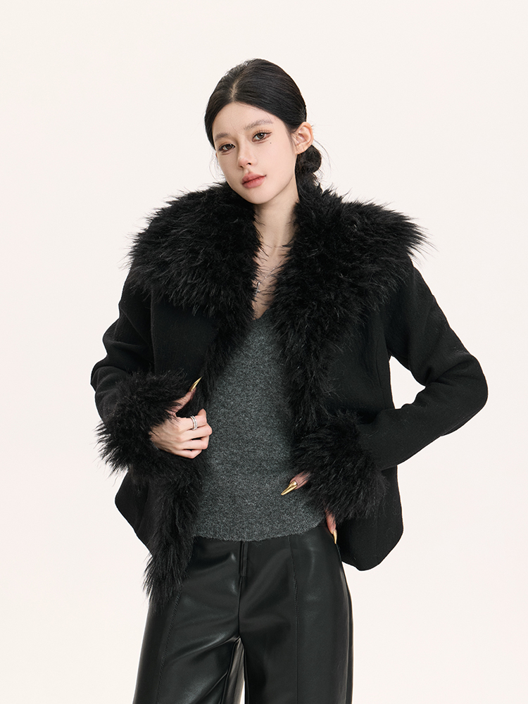 Stylish Urban Fluffy Large Lapel Slim Fit Short Textured Wool Coat for Autumn Winter Fashion Stylish Urban Fluffy Large Lapel Slim Fit Short Textured Wool Coat for Autumn Winter Fashion