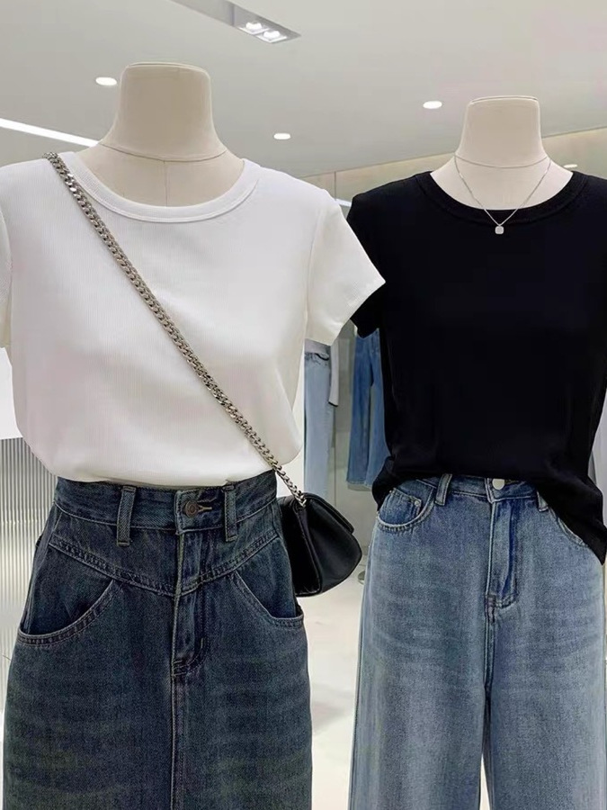 Stylish Women's Short Sleeve T-Shirt - Versatile Age-Reducing Basic Top for Summer - High-End Casual Wear Stylish Women's Short Sleeve T-Shirt - Versatile Age-Reducing Basic Top for Summer - High-End Casual Wear