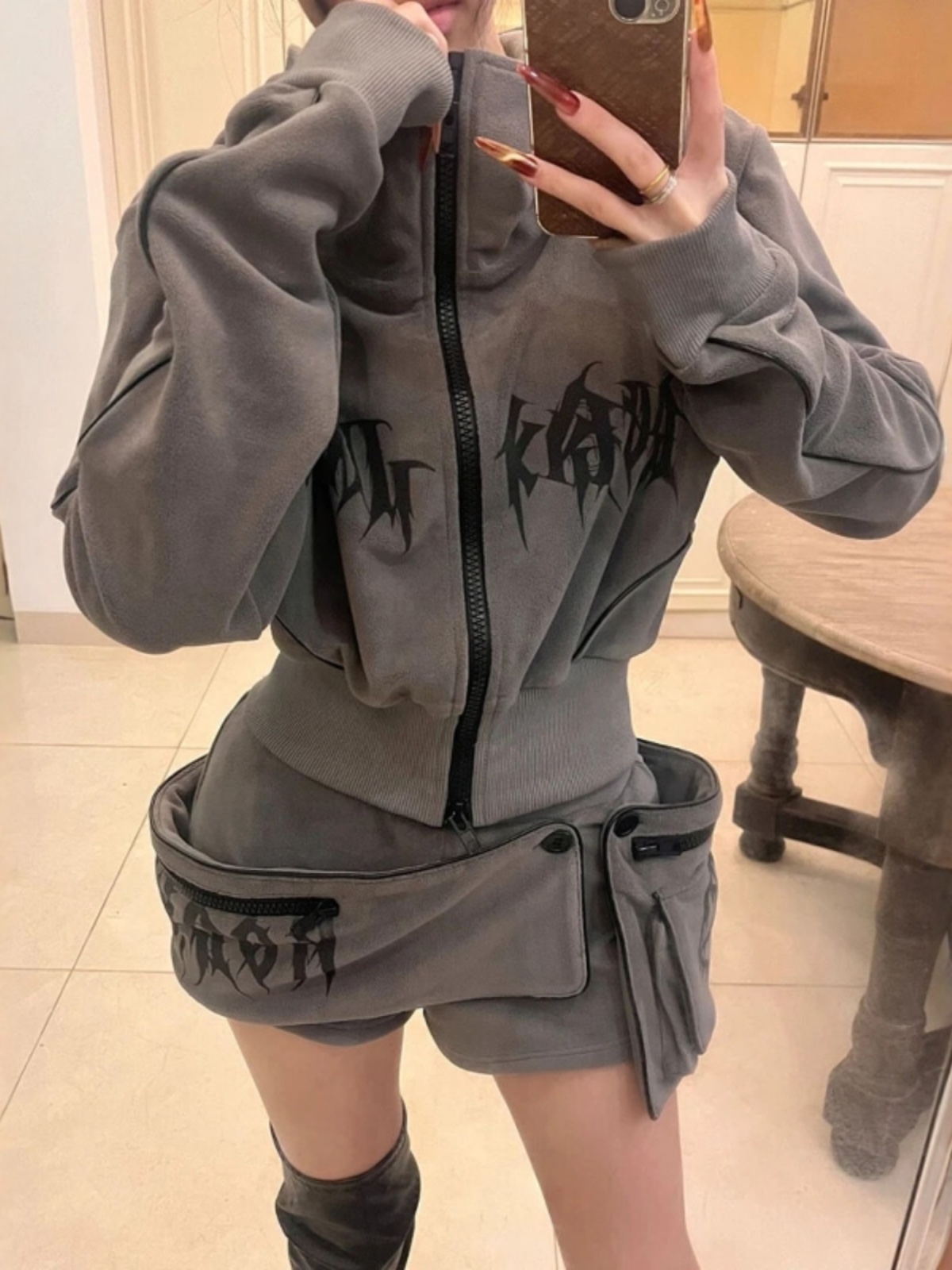 Stylish Women's Two-Piece Outfit Set: High-Quality Hooded Sweatshirt and High-Waisted Shorts for Spring 2025 Fashion Stylish Women's Two-Piece Outfit Set: High-Quality Hooded Sweatshirt and High-Waisted Shorts for Spring 2025 Fashion