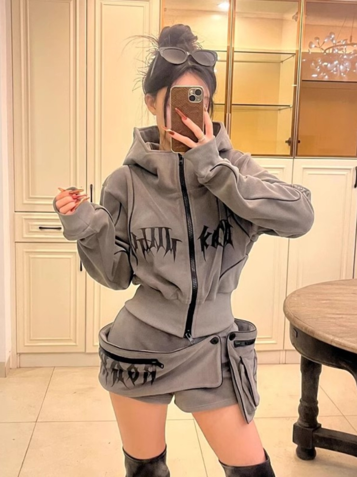 Stylish Women's Two-Piece Outfit Set: High-Quality Hooded Sweatshirt and High-Waisted Shorts for Spring 2025 Fashion Stylish Women's Two-Piece Outfit Set: High-Quality Hooded Sweatshirt and High-Waisted Shorts for Spring 2025 Fashion
