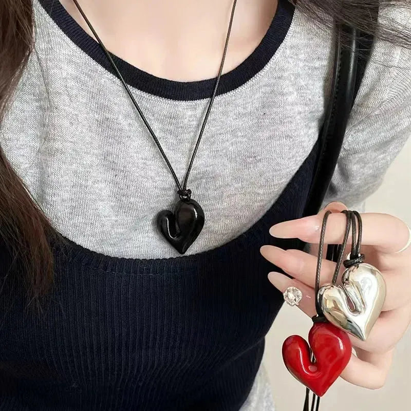 Stylish Work Outfits, Outfit Summer Ideas Abstract Heart Necklace