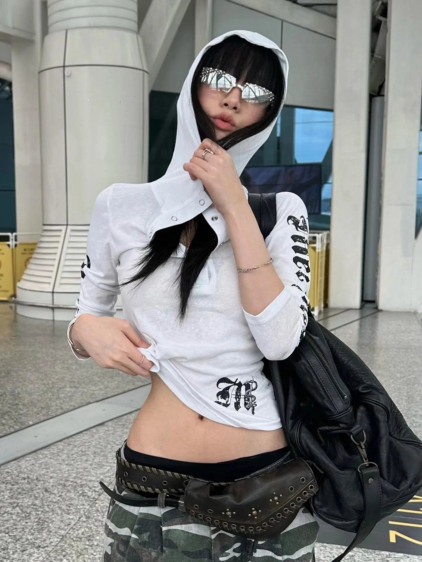 Stylish Work Outfits, Outfit Summer Ideas Acubi Hooded Graphic Top