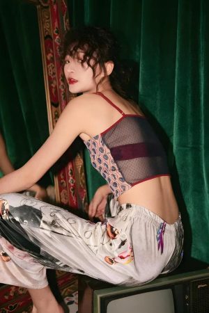 Stylish Work Outfits, Outfit Summer Ideas Animal Pattern Sheer Back Crop Top