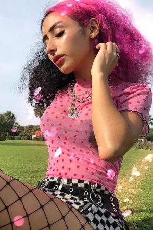 Stylish Work Outfits, Outfit Summer Ideas Baddie Heart Mesh Crop Top