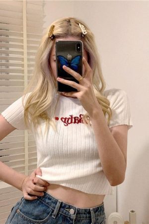 Stylish Work Outfits, Outfit Summer Ideas Barbie Embroidered Crop Top