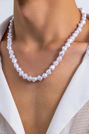 Stylish Work Outfits, Outfit Summer Ideas Baroque Pearl Necklace