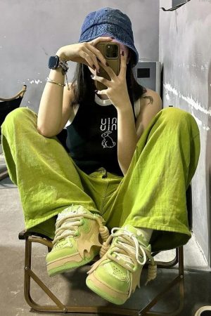 Stylish Work Outfits, Outfit Summer Ideas Bat Patch Sneakers