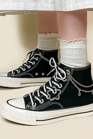 Stylish Work Outfits, Outfit Summer Ideas Chain with Stars Canvas Shoes
