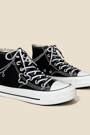 Stylish Work Outfits, Outfit Summer Ideas Chain with Stars Canvas Shoes