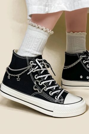 Stylish Work Outfits, Outfit Summer Ideas Chain with Stars Canvas Shoes