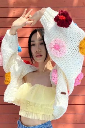 Stylish Work Outfits, Outfit Summer Ideas Chunky Colorful Floral Cardigan