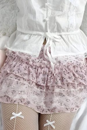 Stylish Work Outfits, Outfit Summer Ideas Coquette Floral Ruffled Mini Skirt