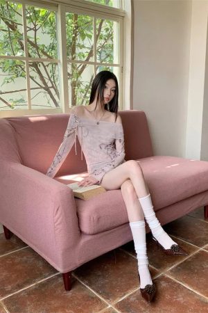 Stylish Work Outfits, Outfit Summer Ideas Coquette Lace Up Off Shoulder Top