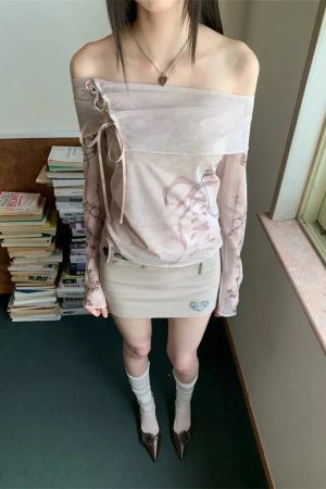 Stylish Work Outfits, Outfit Summer Ideas Coquette Lace Up Off Shoulder Top