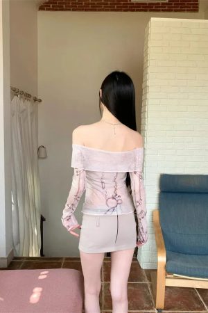 Stylish Work Outfits, Outfit Summer Ideas Coquette Lace Up Off Shoulder Top