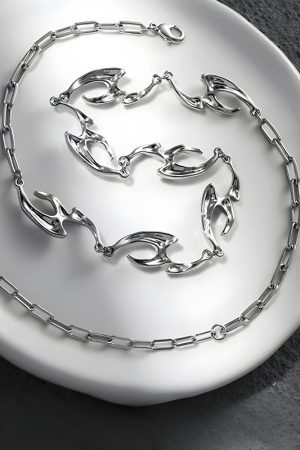 Stylish Work Outfits, Outfit Summer Ideas Cyberpunk Necklace