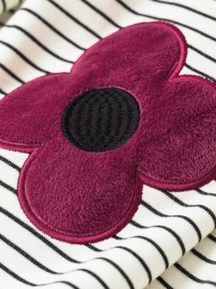 Stylish Work Outfits, Outfit Summer Ideas Daisy Embroidered Striped Sweatshirt Stylish Work Outfits, Outfit Summer Ideas Daisy Embroidered Striped Sweatshirt