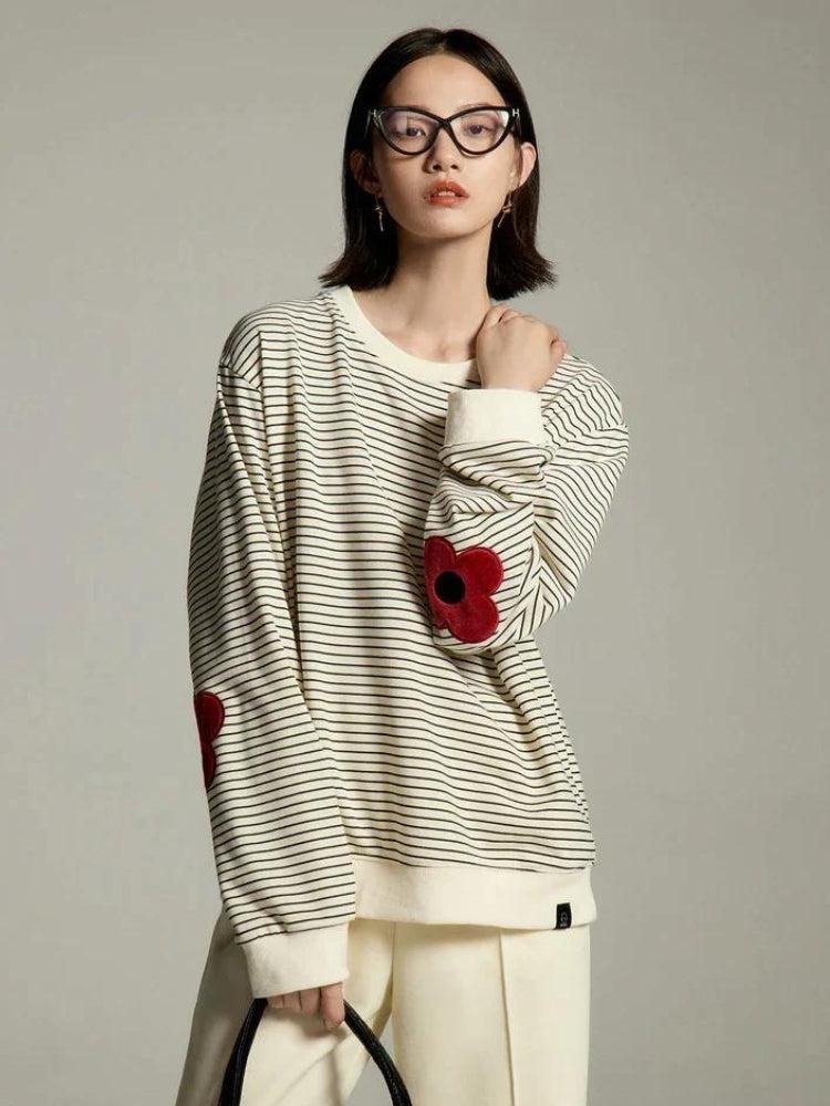 Stylish Work Outfits, Outfit Summer Ideas Daisy Embroidered Striped Sweatshirt