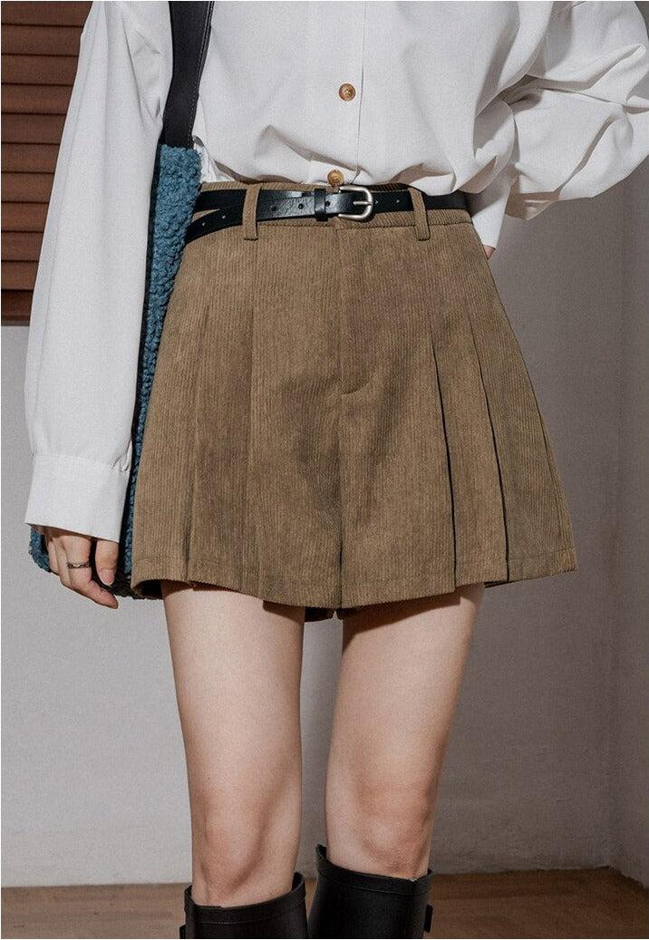 Stylish Work Outfits, Outfit Summer Ideas Dark Academia Corduroy Shorts Stylish Work Outfits, Outfit Summer Ideas Dark Academia Corduroy Shorts