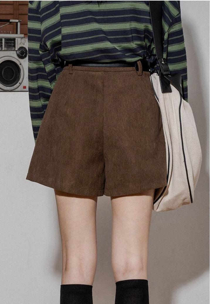 Stylish Work Outfits, Outfit Summer Ideas Dark Academia Corduroy Shorts