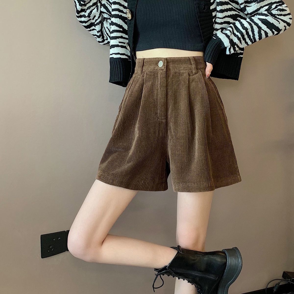 Stylish Work Outfits, Outfit Summer Ideas Dark Academia High Waist Corduroy Shorts Stylish Work Outfits, Outfit Summer Ideas Dark Academia High Waist Corduroy Shorts