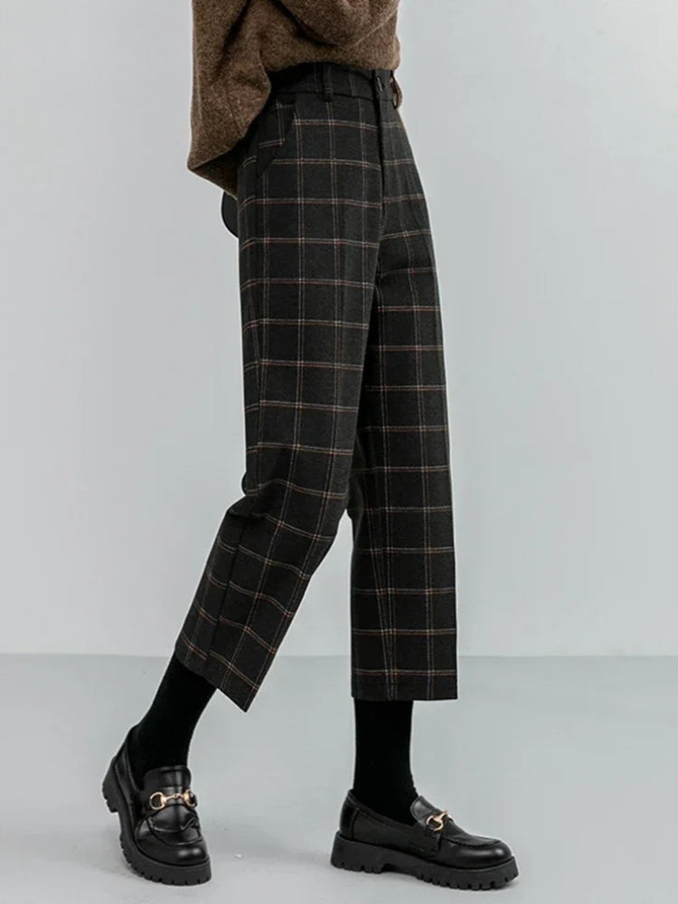 Stylish Work Outfits, Outfit Summer Ideas Dark Academia Plaid Pants