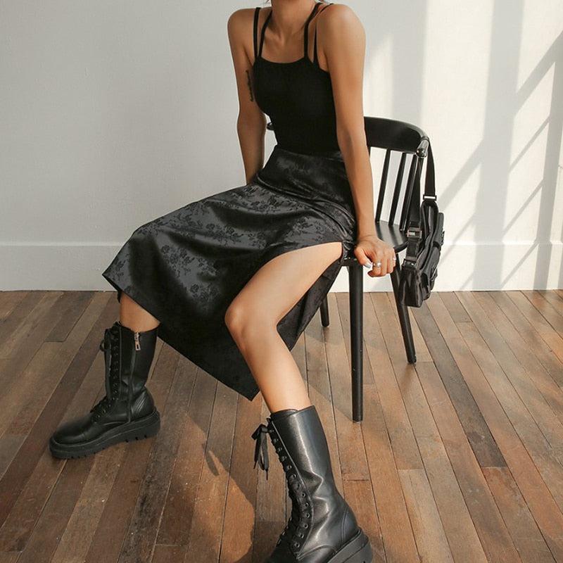 Stylish Work Outfits, Outfit Summer Ideas Dark Floral Side Slit Midi Skirt