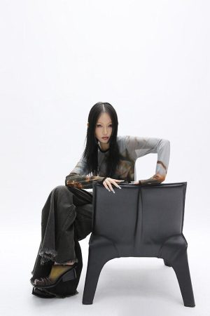 Stylish Work Outfits, Outfit Summer Ideas Dark Wash Distressed Wide Leg Jeans