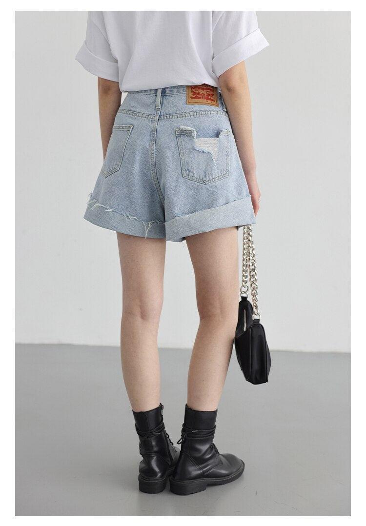 Stylish Work Outfits, Outfit Summer Ideas Distressed and Slit Jean Shorts Stylish Work Outfits, Outfit Summer Ideas Distressed and Slit Jean Shorts
