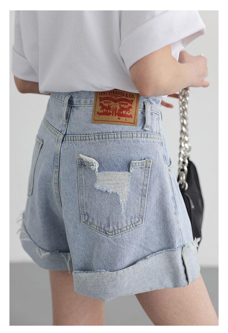 Stylish Work Outfits, Outfit Summer Ideas Distressed and Slit Jean Shorts Stylish Work Outfits, Outfit Summer Ideas Distressed and Slit Jean Shorts