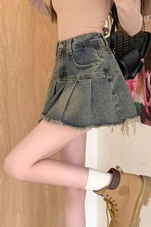 Stylish Work Outfits, Outfit Summer Ideas Distressed Pleated Denim Mini Skirt