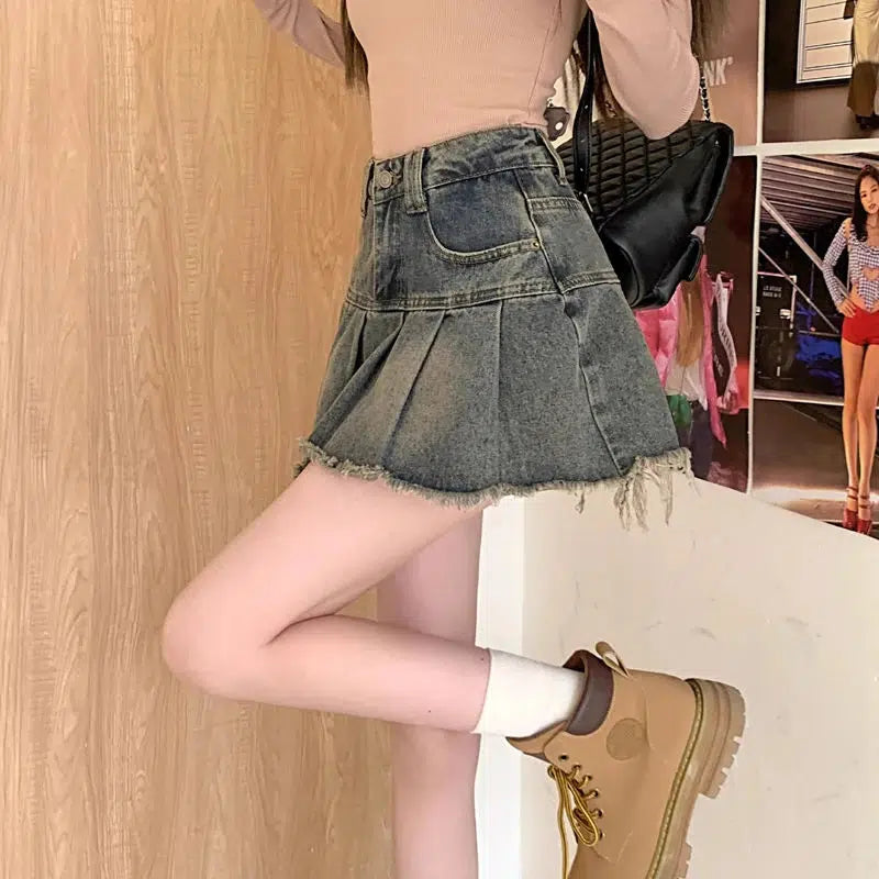 Stylish Work Outfits, Outfit Summer Ideas Distressed Pleated Denim Mini Skirt Stylish Work Outfits, Outfit Summer Ideas Distressed Pleated Denim Mini Skirt
