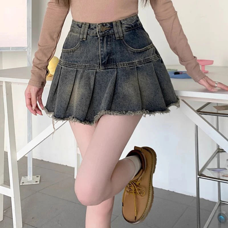 Stylish Work Outfits, Outfit Summer Ideas Distressed Pleated Denim Mini Skirt Stylish Work Outfits, Outfit Summer Ideas Distressed Pleated Denim Mini Skirt