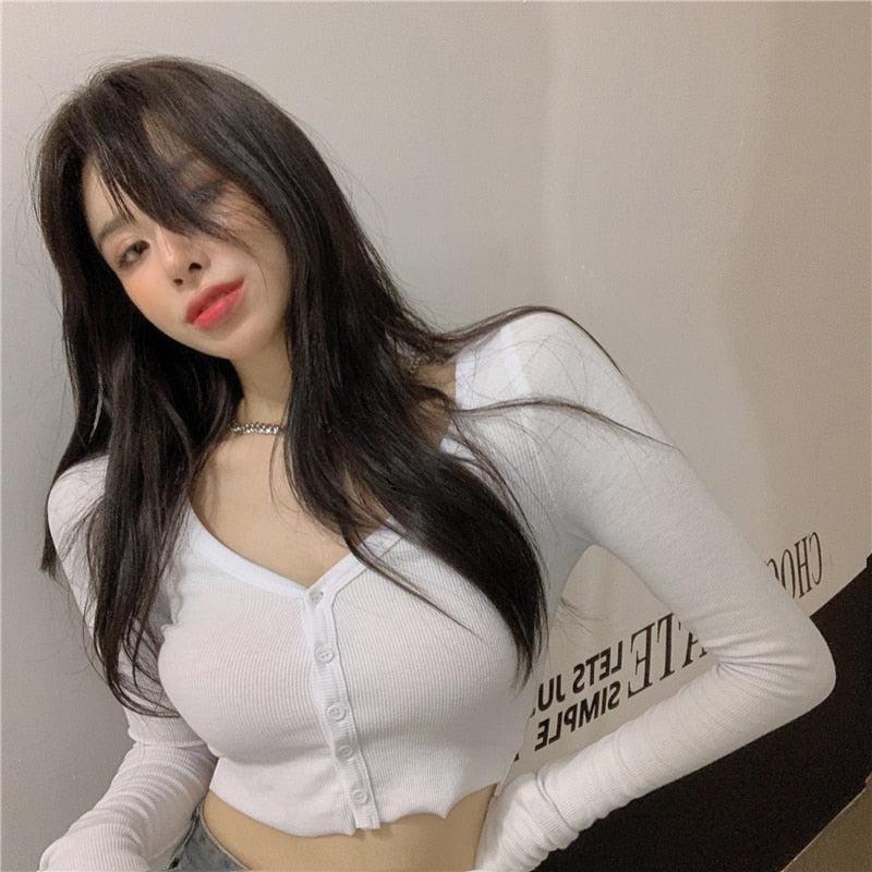 Stylish Work Outfits, Outfit Summer Ideas Extra Long Sleeves Buttoned Crop Top Stylish Work Outfits, Outfit Summer Ideas Extra Long Sleeves Buttoned Crop Top