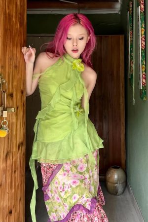 Stylish Work Outfits, Outfit Summer Ideas Fairycore Floral Ruffled Top