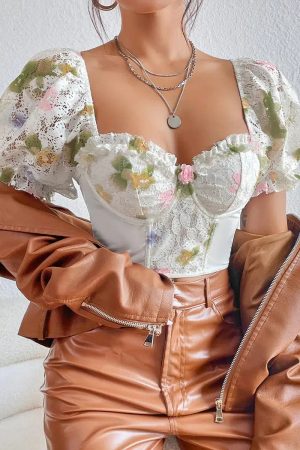 Stylish Work Outfits, Outfit Summer Ideas Floral Crop Corset Top