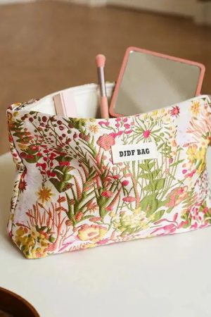 Stylish Work Outfits, Outfit Summer Ideas Floral Embroidered Makeup Bag