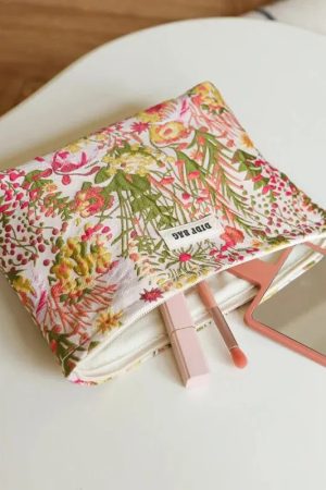 Stylish Work Outfits, Outfit Summer Ideas Floral Embroidered Makeup Bag