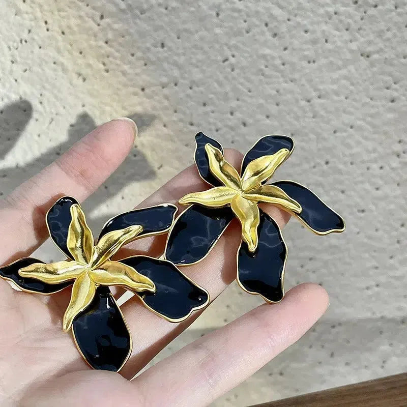 Stylish Work Outfits, Outfit Summer Ideas Flower Gold Stud Earrings Stylish Work Outfits, Outfit Summer Ideas Flower Gold Stud Earrings