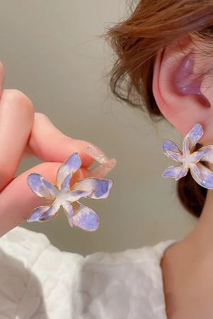 Stylish Work Outfits, Outfit Summer Ideas Flower Gold Stud Earrings