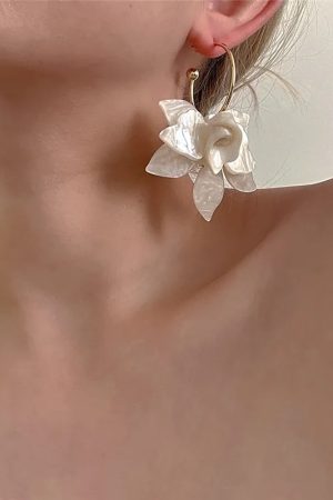 Stylish Work Outfits, Outfit Summer Ideas Flower Hoop Earrings