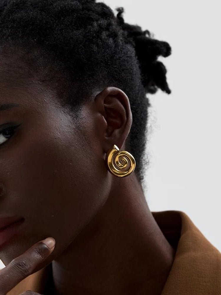 Stylish Work Outfits, Outfit Summer Ideas Gold Sea Shell Necklace & Earrings Stylish Work Outfits, Outfit Summer Ideas Gold Sea Shell Necklace & Earrings