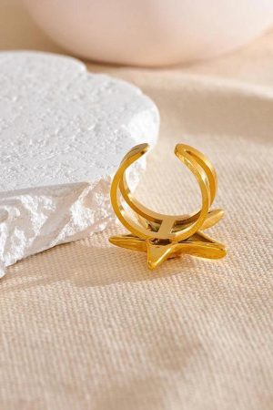 Stylish Work Outfits, Outfit Summer Ideas Gold Starfish Ring