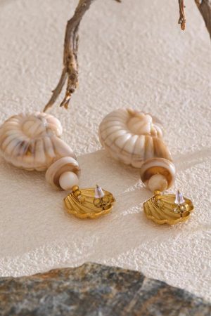 Stylish Work Outfits, Outfit Summer Ideas Golden Seashell Earrings