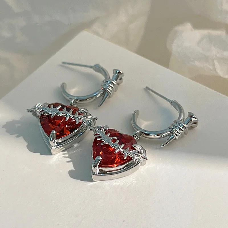 Stylish Work Outfits, Outfit Summer Ideas Goth Barbed Heart Earrings