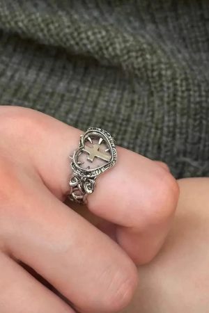 Stylish Work Outfits, Outfit Summer Ideas Goth Spiked Heart Cross Ring