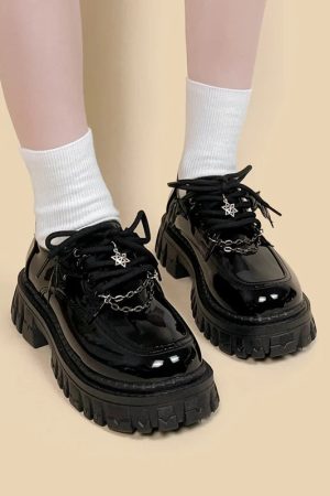 Stylish Work Outfits, Outfit Summer Ideas Grunge Bat Wings Platform Oxford Shoes