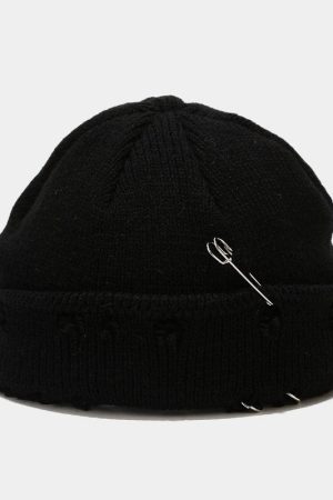 Stylish Work Outfits, Outfit Summer Ideas Grunge Distressed Beanie